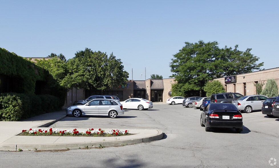 Primary Photo Of 5570 Kennedy Rd, Mississauga Warehouse For Lease