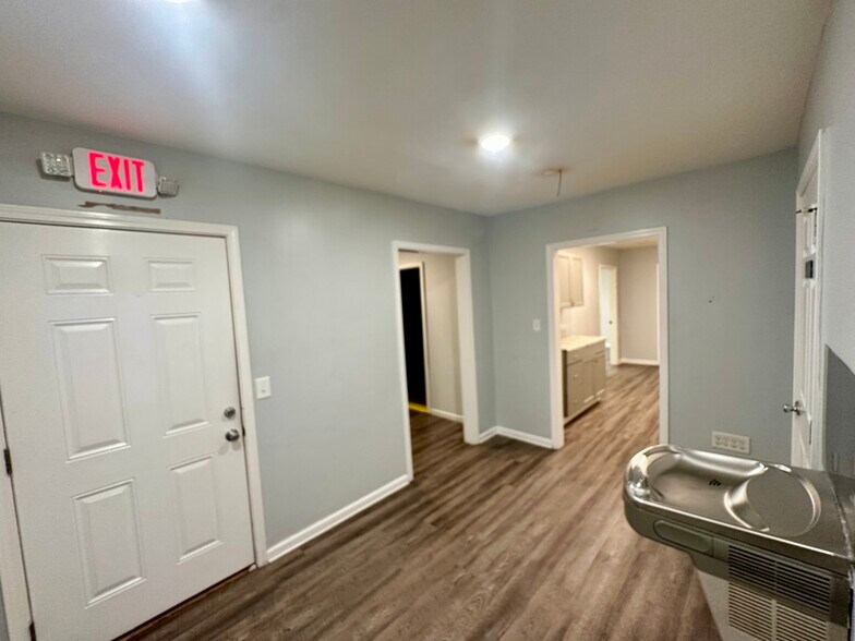 More Photos Of 315 Transport Dr, Cookeville Warehouse For Lease