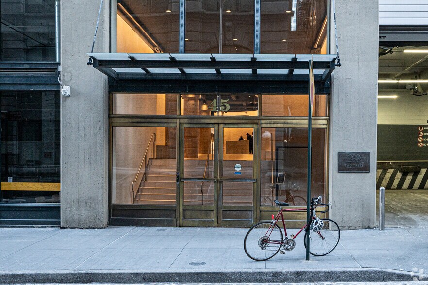 More Photos Of 45 Main St, Brooklyn Office For Lease