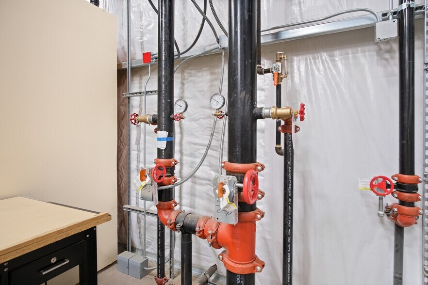 More Photos Of 3280 Liberty Square Pky, Turlock Warehouse For Lease