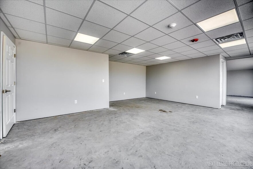 More Photos Of 2690 E Church St, Sandwich Warehouse For Lease