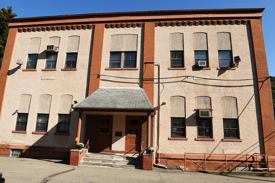 More Photos Of 1493 Old Butler Plank Rd, Glenshaw Office For Sale