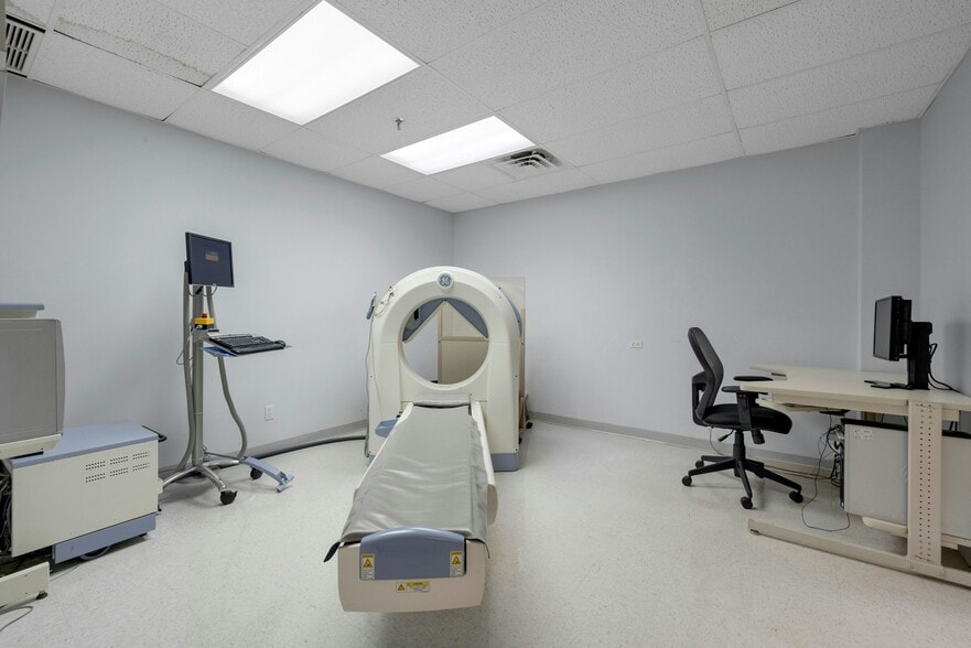 More Photos Of 970 N Broadway, Yonkers Medical For Sale