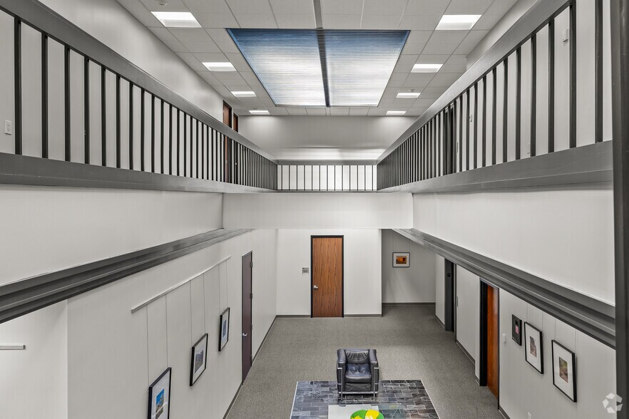 More Photos Of 4225 Wingren Dr, Irving Unknown For Lease