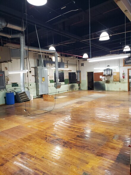 More Photos Of 1 S Main St, Coventry Manufacturing For Lease