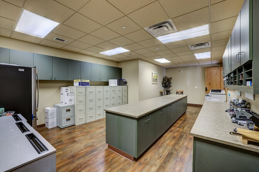 More Photos Of 5110 Edison Ave, Colorado Springs Office For Sale