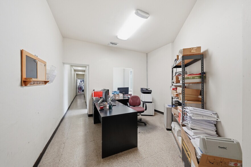 More Photos Of 5413 Washington Blvd, Los Angeles General Retail For Sale