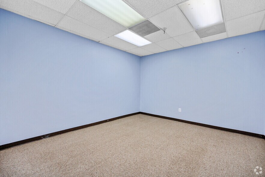 More Photos Of 8626-8630 Lee Hwy, Fairfax Unknown For Lease