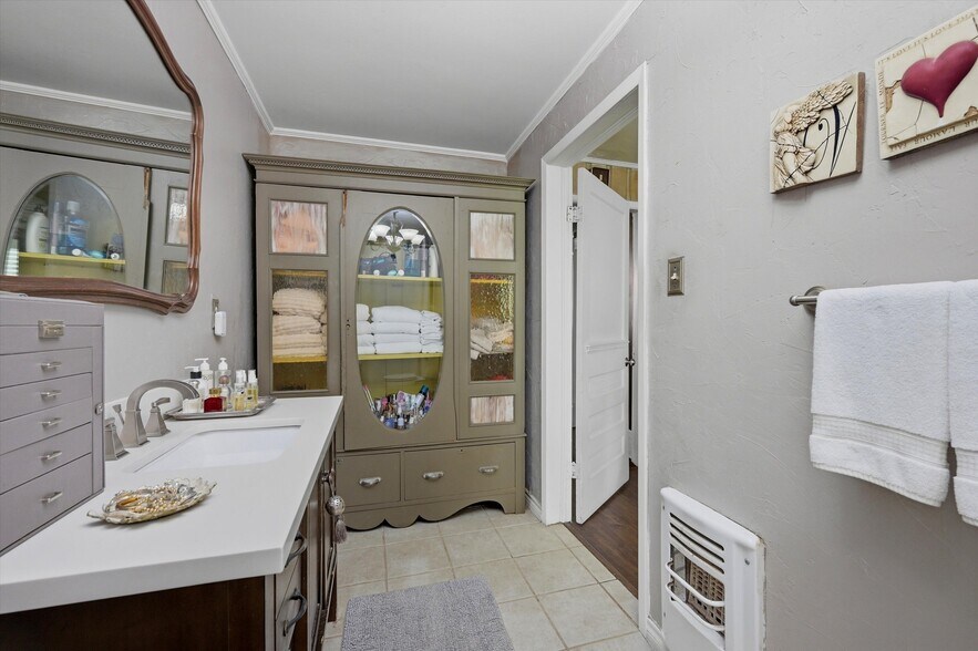 More Photos Of 202 E Main St, Celina Flex For Sale