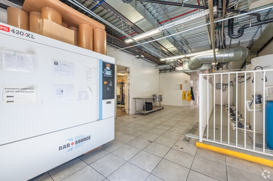 More Photos Of 4145 Wagon Trail Ave, Las Vegas Warehouse For Sale