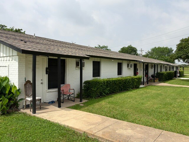 Primary Photo Of 700 W Avenue G, Garland Apartments For Sale