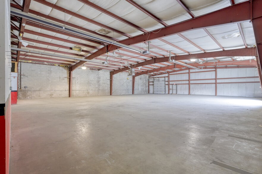 More Photos Of 14257 Tireman Ave, Dearborn Industrial For Sale