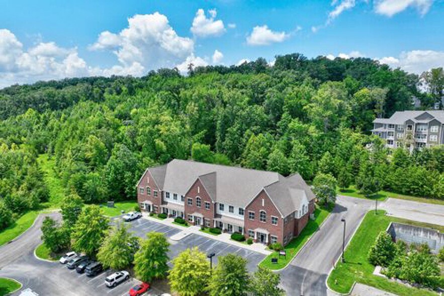 More Photos Of 1750 Commons Point Dr, Knoxville Medical For Lease