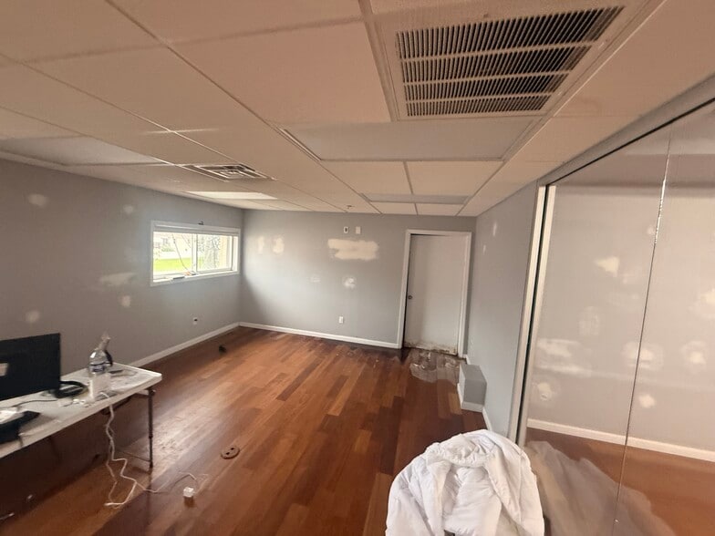 More Photos Of 230 Marion Ave, Linden Research And Development For Sale