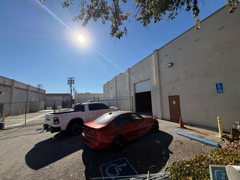 More Photos Of 3094 N Lima St, Burbank Industrial For Lease