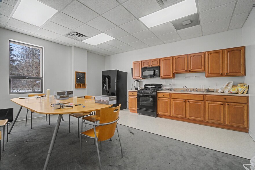 More Photos Of 688 Route 17K, Montgomery Warehouse For Lease