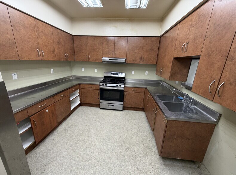 More Photos Of 168 S 11th St, San Jose Sorority Fraternity House For Sale