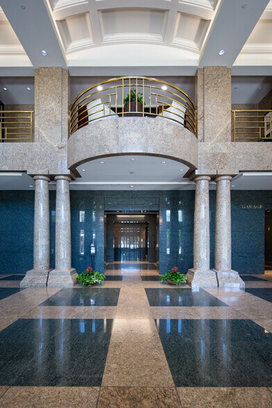 More Photos Of 1 Capitol Mall, Sacramento Office For Lease