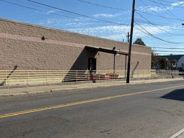 More Photos Of 855 Housatonic Ave, Bridgeport Warehouse For Lease