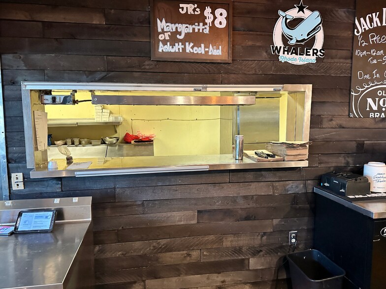 More Photos Of 371 Richmond St, Providence Restaurant For Lease