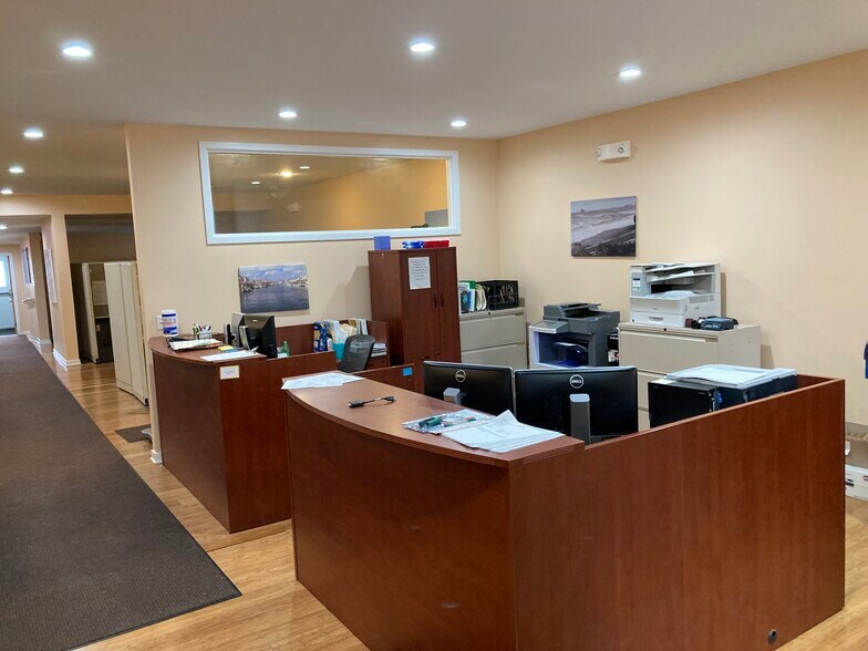 More Photos Of 407 W Galena Blvd, Aurora Office For Sale