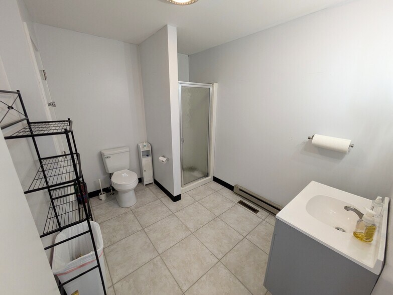 More Photos Of 1365 Blue Mountain Dr, Danielsville Office For Sale