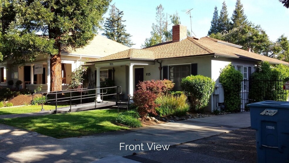 Primary Photo Of 935 Middlefield Rd, Palo Alto Medical For Lease