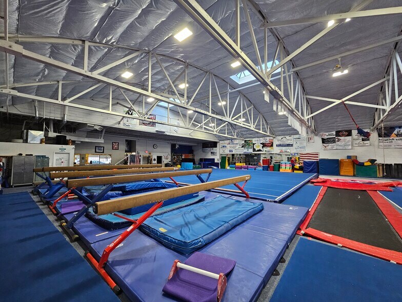 More Photos Of 815 N 1st Ave, Great Falls Auto Dealership For Lease