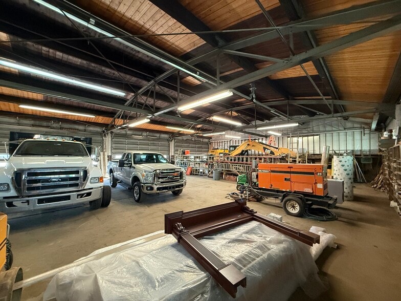 More Photos Of 801 Garasches Ln, Wilmington Warehouse For Sale