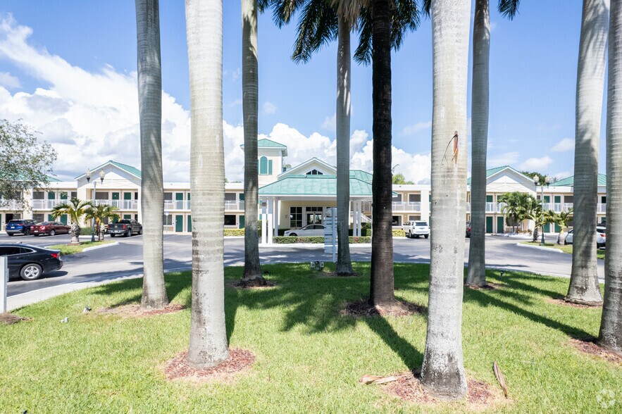 More Photos Of 411 S Krome Ave, Florida City Hotel For Sale