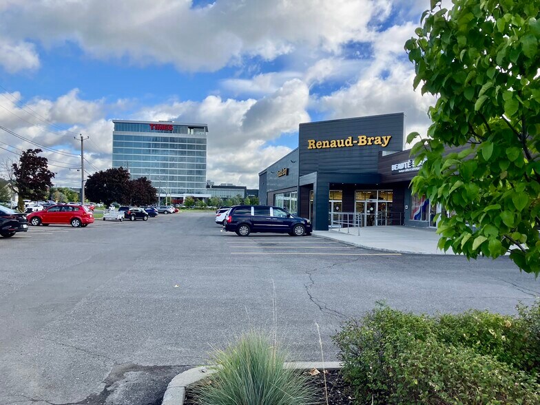 More Photos Of 520 Boul Saint-Joseph, Drummondville Storefront For Lease