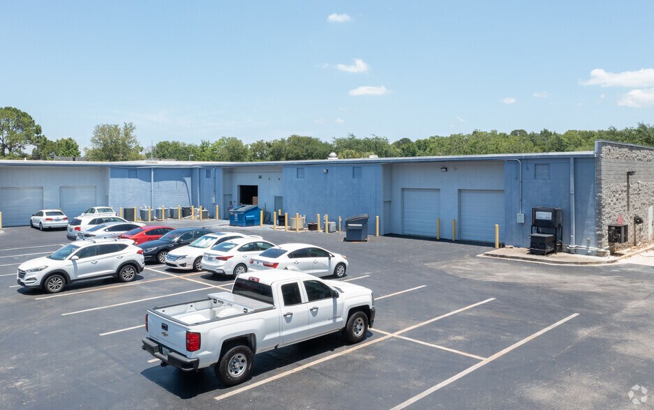 More Photos Of 8400 Baymeadows Way, Jacksonville Showroom For Lease