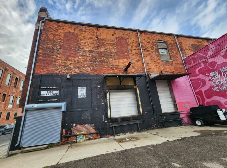 More Photos Of 1561 Adelaide St, Detroit Warehouse For Sale