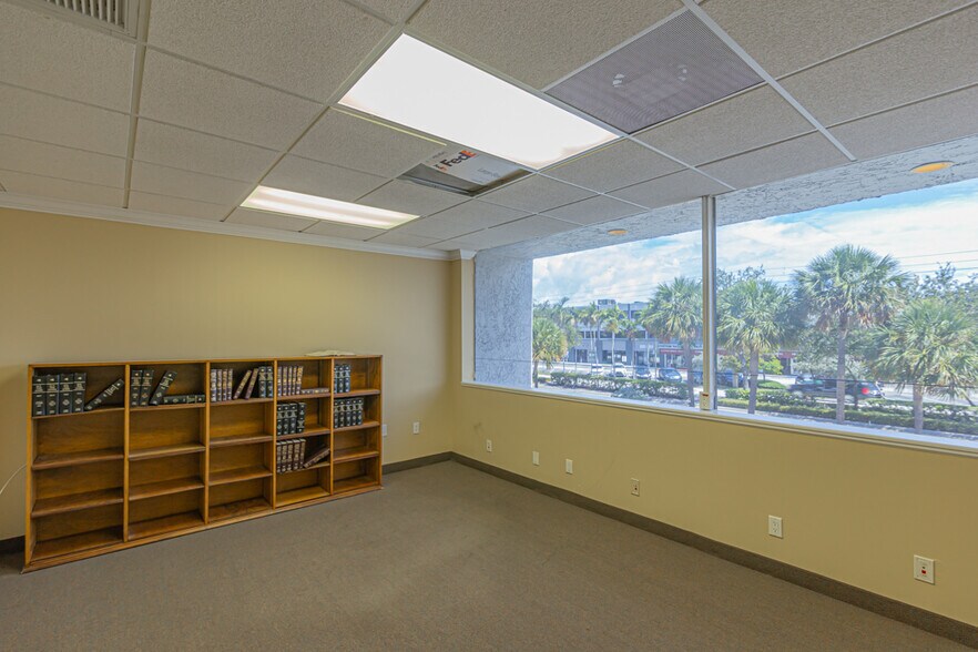 More Photos Of 2740 E Oakland Park Blvd, Fort Lauderdale Office For Sale