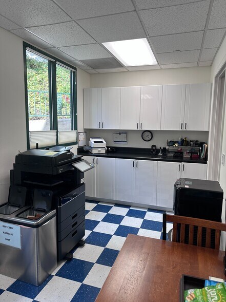 More Photos Of 27345 Ortega Hwy, San Juan Capistrano Office For Lease