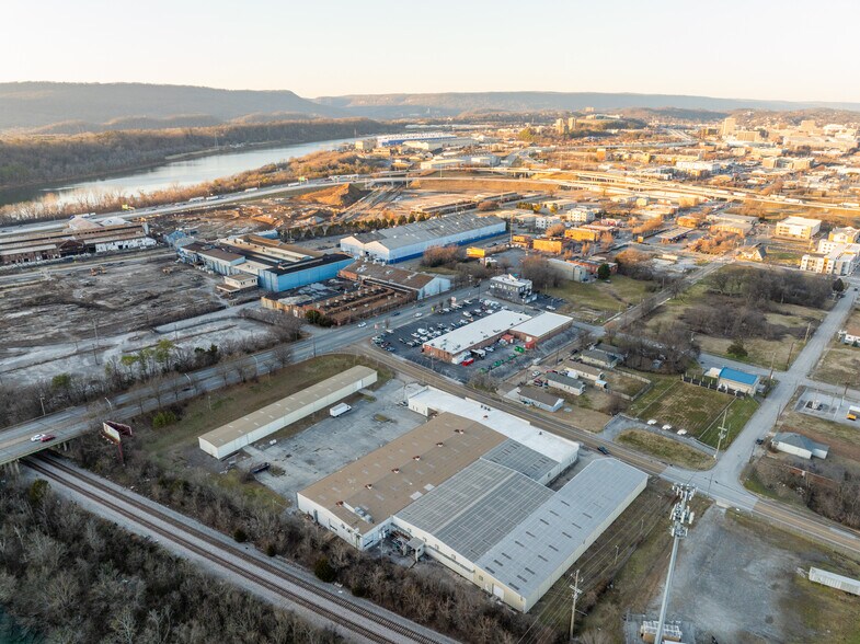 More Photos Of 300 W 28th St, Chattanooga Manufacturing For Sale