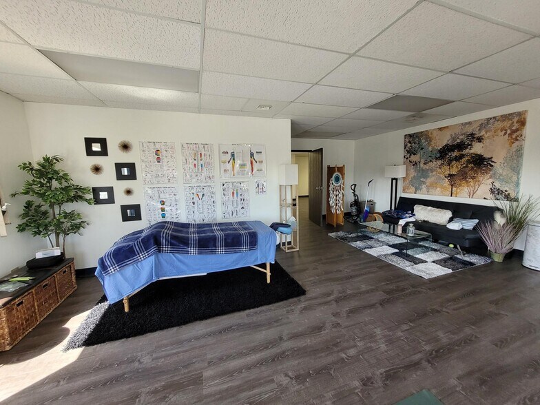 More Photos Of 7550 W Yale Ave, Lakewood Office For Lease