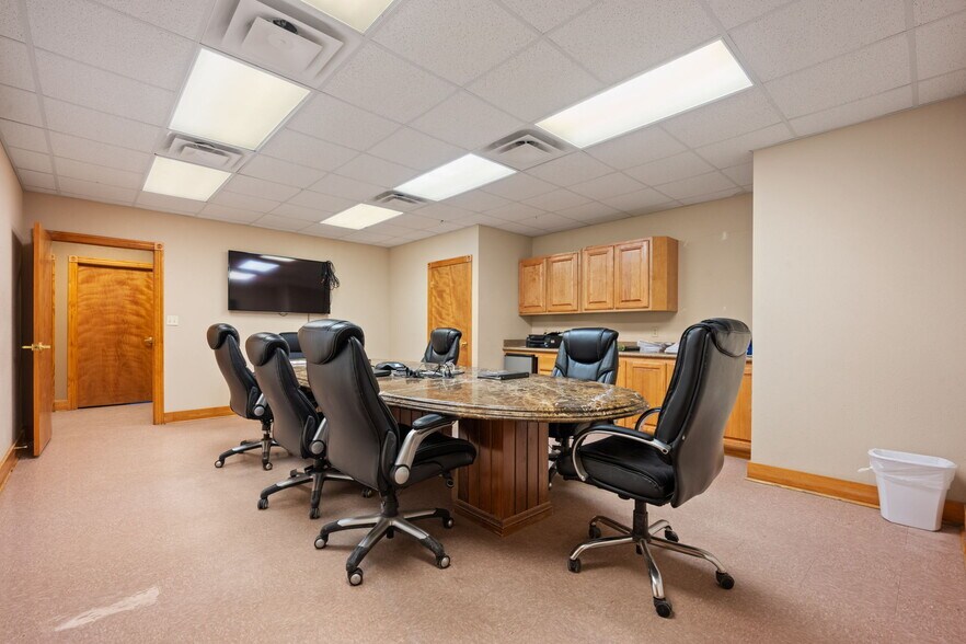 More Photos Of 40 Corgey Rd, Pleasanton Light Manufacturing For Sale