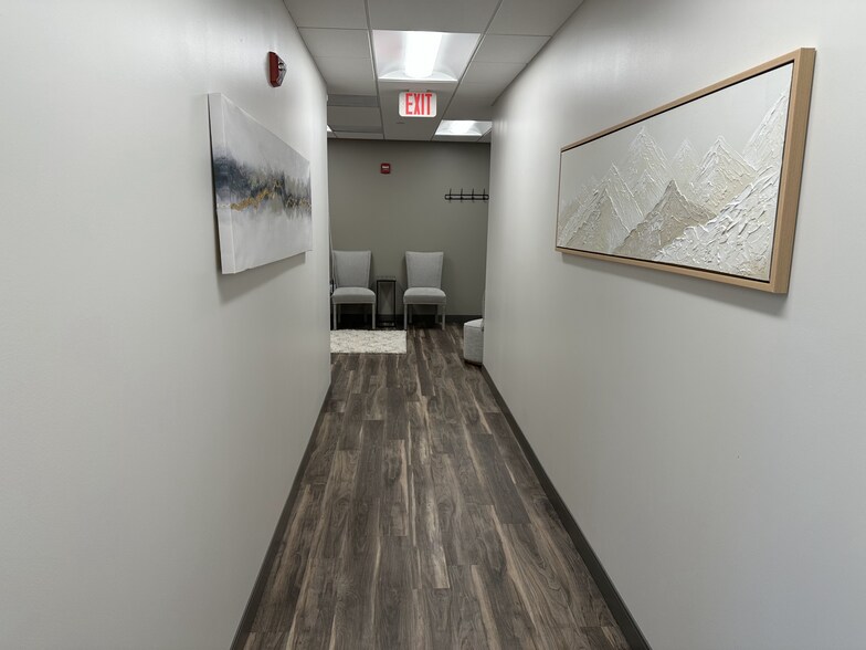 More Photos Of 1945 Old Gallows Rd, Vienna Medical For Lease