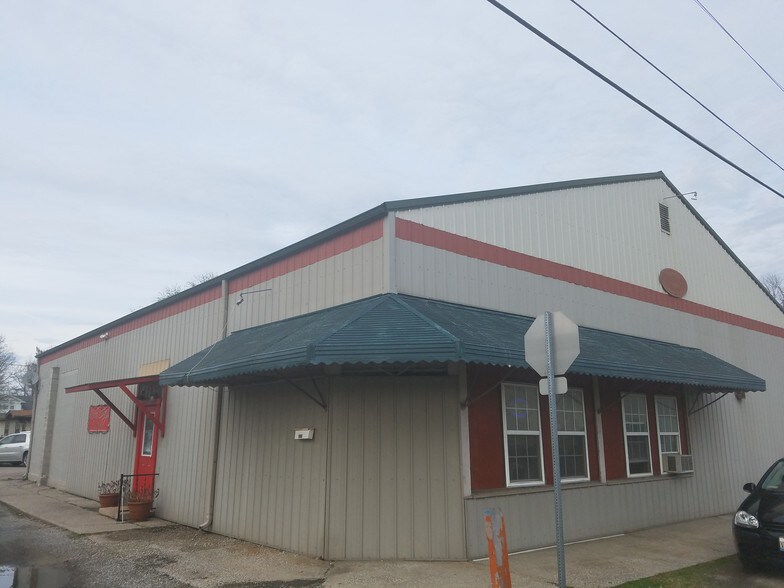 More Photos Of 423 W Henry St, Staunton Restaurant For Sale