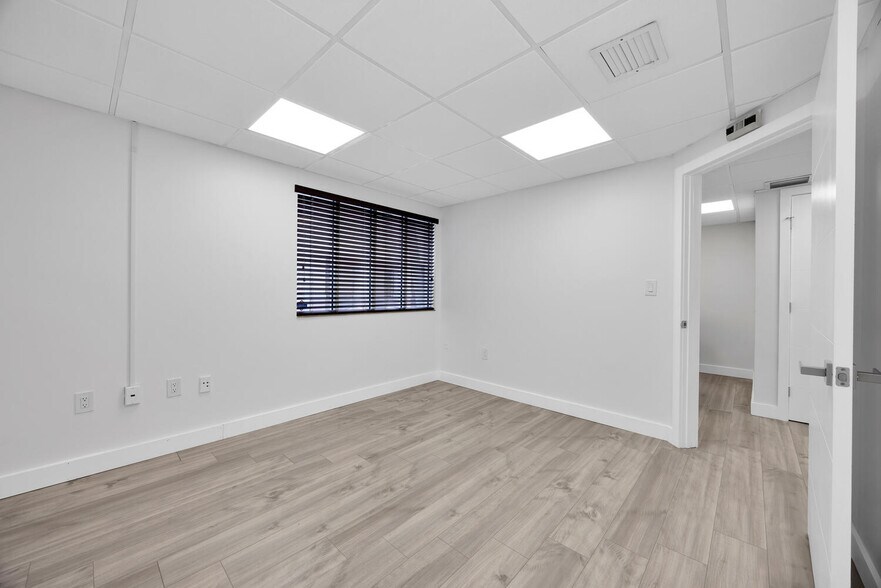 More Photos Of 706 S Dixie Hwy, Coral Gables Office Residential For Lease
