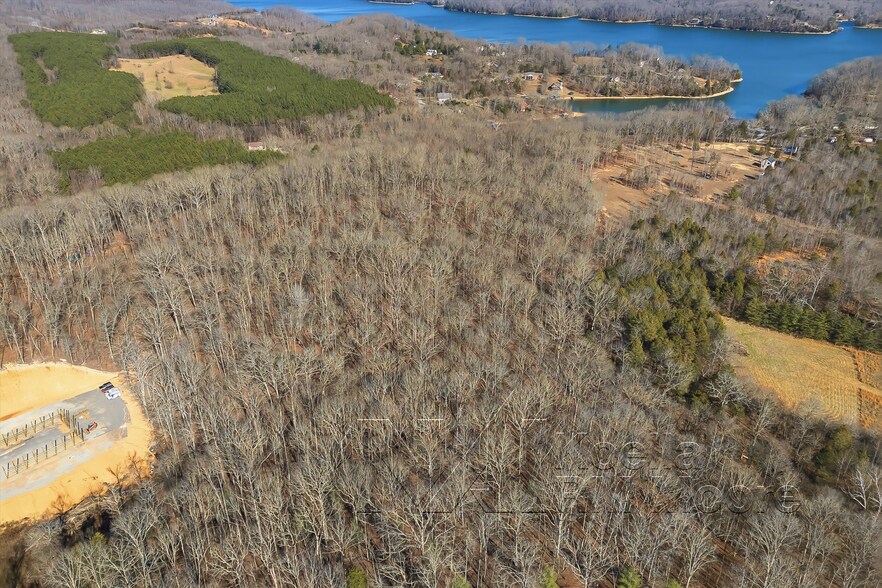 More Photos Of 1522 New Hope Rd, Rockwood Specialty For Sale