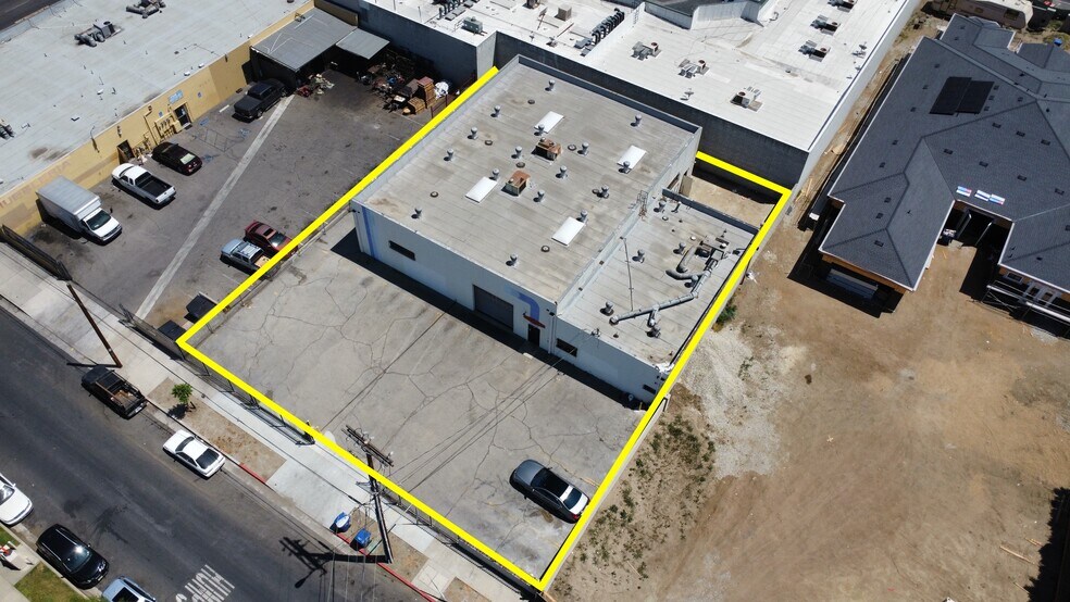 More Photos Of 14620 Novice St, Panorama City Warehouse For Lease