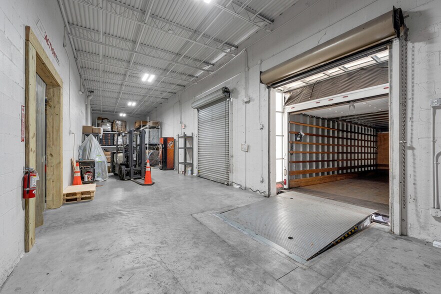 More Photos Of 2441 Orlando Central Pky, Orlando Manufacturing For Sale