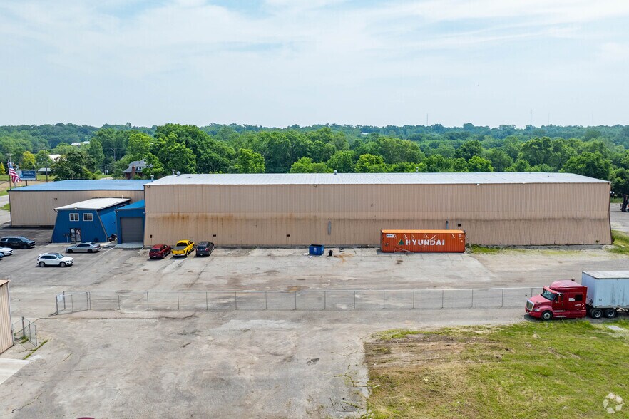 More Photos Of 7660 W 3rd St, Dayton Manufacturing For Lease