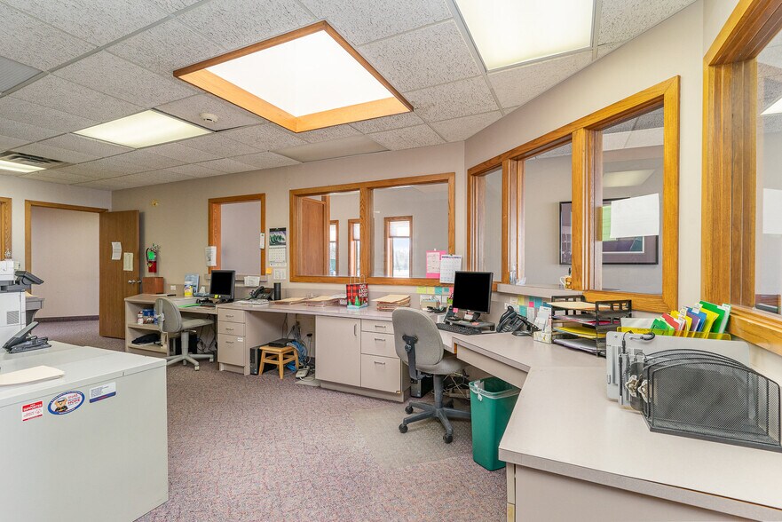 More Photos Of 3588 Center Ave, Essexville Medical For Sale