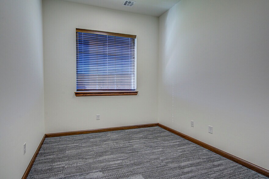 More Photos Of 1301 Magnolia Ct, Moore Office For Lease