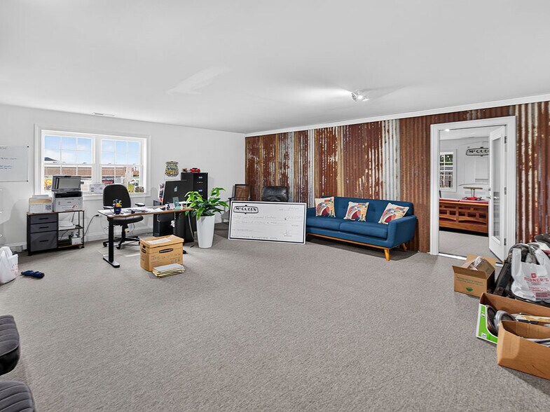 More Photos Of 17593 Nassau Commons Blvd, Lewes Flex For Sale
