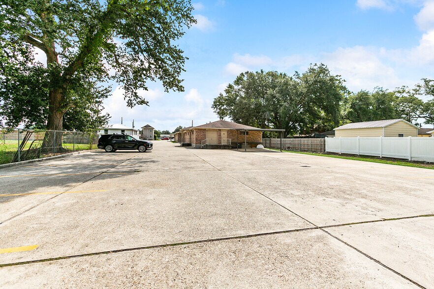 More Photos Of 8656 Highway 23, Belle Chasse Office For Sale