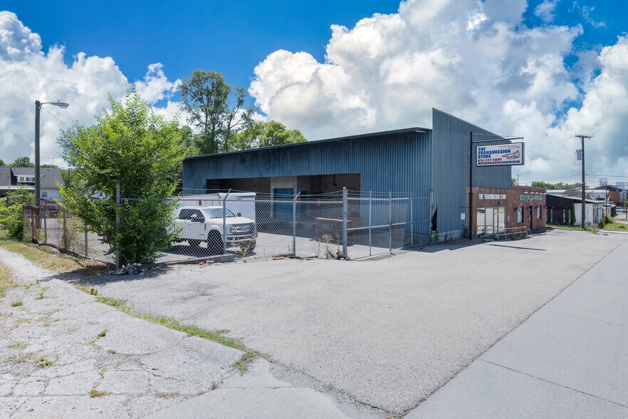 More Photos Of 1201-1203 Dickerson Pike, Nashville Light Distribution For Lease
